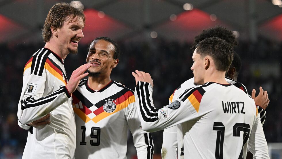 Vorbereiter Sané und Torjäger Woltemade können nach dem mühsamen Sieg in Luxemburg jubeln.