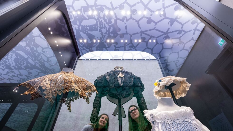 "Plauener Spitze" gilt als hochpreisiges Nischenprodukt - den Krisen trotzen die Hersteller nach eigenen Angaben. (Archivbild) "Plauener Spitze" gilt als hochpreisiges Nischenprodukt - den Krisen trotzen die Hersteller nach eigenen Angaben. (Archivbild)