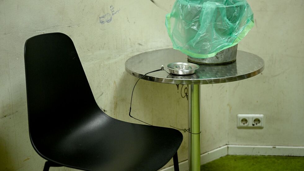 Im Konsumraum können Abhängige legal ihre Pfeife rauchen, ohne Konsequenzen fürchten zu müssen. Im Konsumraum können Abhängige legal ihre Pfeife rauchen, ohne Konsequenzen fürchten zu müssen.