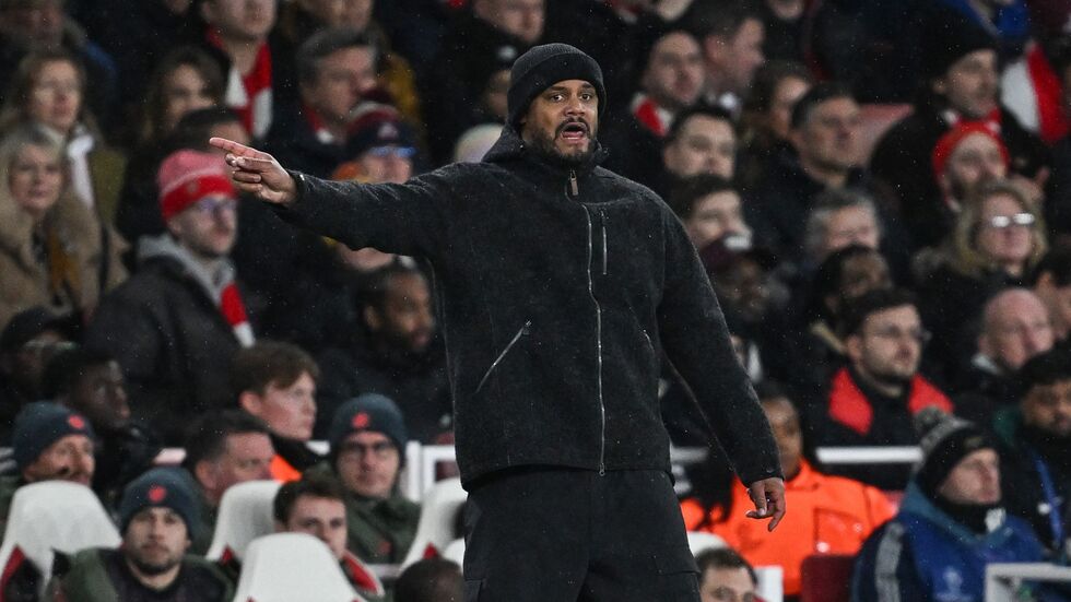  Vincent Kompany sah eine erste Halbzeit ohne klar spielbestimmendes Team. 