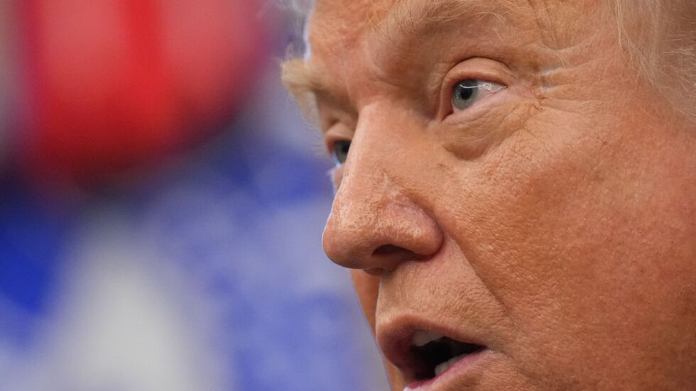 Der US-Präsident droht der BBC mit einer Milliardenklage. Der US-Präsident droht der BBC mit einer Milliardenklage.