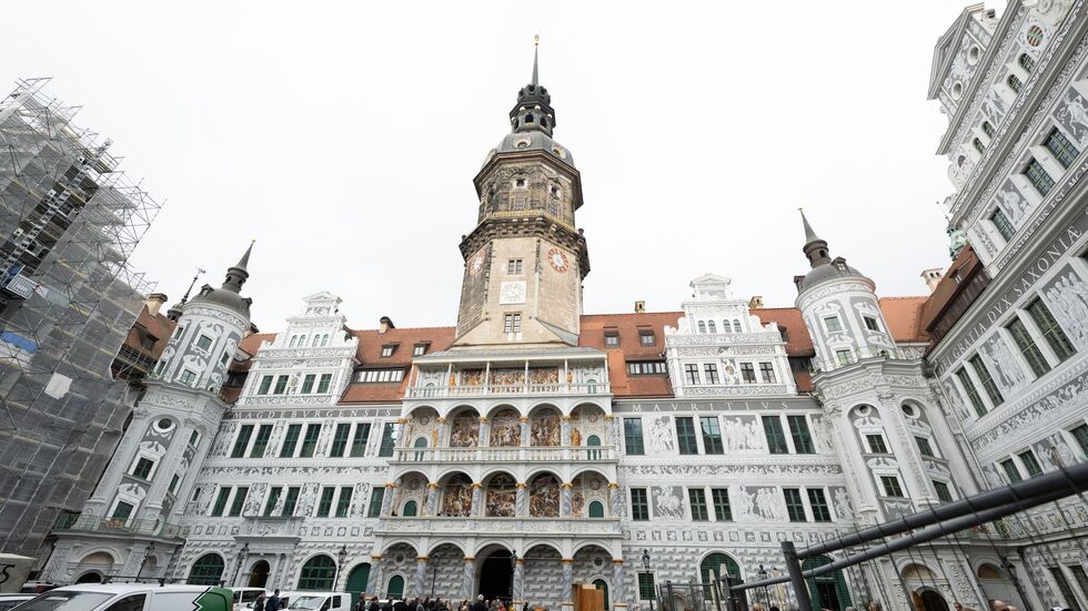 Der Innenausbau des im Zweiten Weltkrieg zerstörten Dresdner Residenzschlosses soll 2027 endgültig fertiggestellt sein. Der Innenausbau des im Zweiten Weltkrieg zerstörten Dresdner Residenzschlosses soll 2027 endgültig fertiggestellt sein.