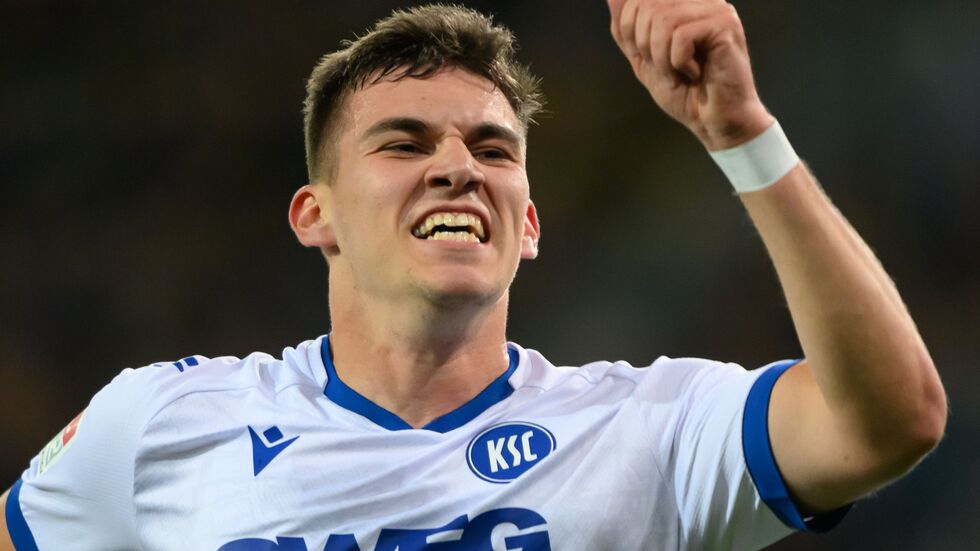 Marcel Beifus (Karlsruher SC) jubelt nach seinem Tor zum 1:1. Es war der erste KSC-Auswärtstreffer in dieser Saison. Marcel Beifus (Karlsruher SC) jubelt nach seinem Tor zum 1:1. Es war der erste KSC-Auswärtstreffer in dieser Saison.