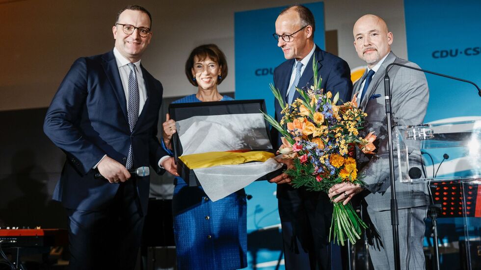 Auch Ehefrau Charlotte Merz kam zum Geburtstagsempfang. Auch Ehefrau Charlotte Merz kam zum Geburtstagsempfang.