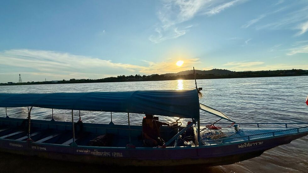 Der mächtige Mekong ist einer der berühmtesten Flüsse Asiens. Mit Schnellbooten können Besucher von Thailand in die Sonderwirtschaftszone übersetzen. Der mächtige Mekong ist einer der berühmtesten Flüsse Asiens. Mit Schnellbooten können Besucher von Thailand in die Sonderwirtschaftszone übersetzen.