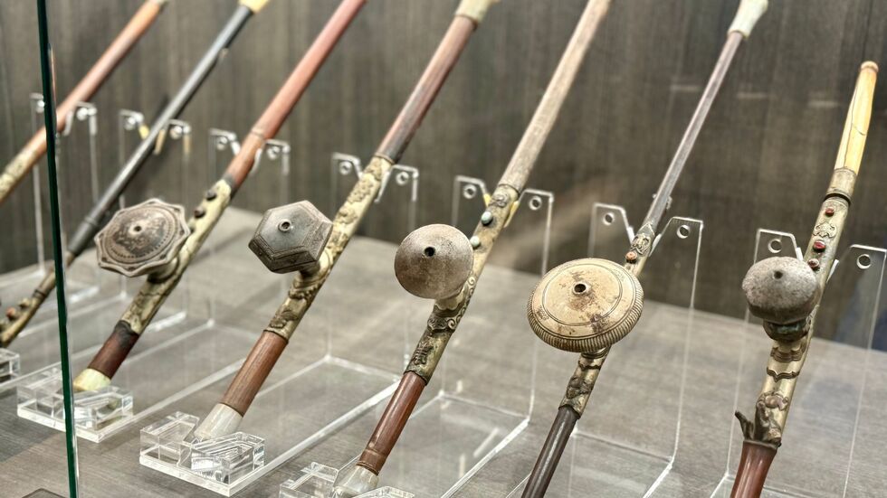 Opium-Pfeifen gehörten früher zum Goldenen Dreieck dazu – heute sind sie in Museen ausgestellt. Opium-Pfeifen gehörten früher zum Goldenen Dreieck dazu – heute sind sie in Museen ausgestellt.