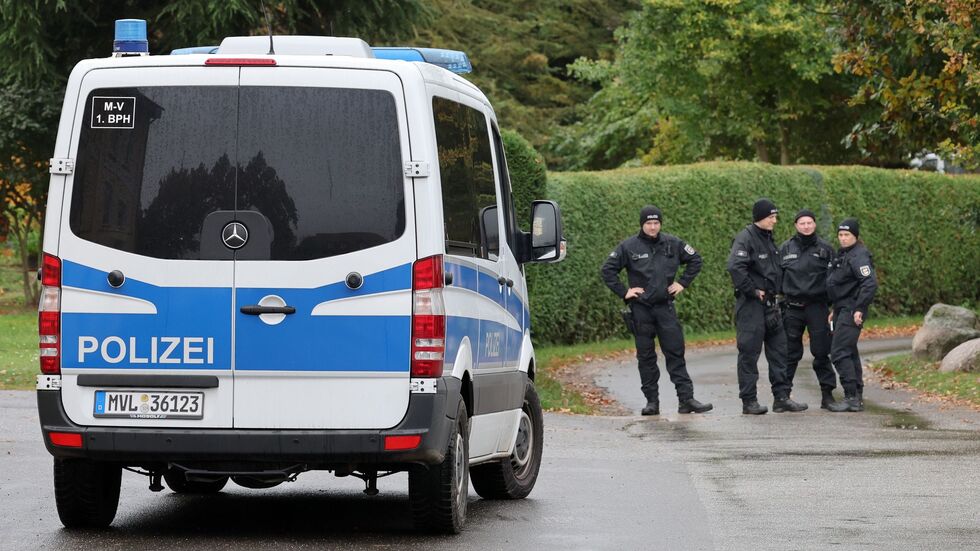 Tagelang hatten zahlreiche Einsatzkräfte fieberhaft nach dem achtjährigen Fabian gesucht. Tagelang hatten zahlreiche Einsatzkräfte fieberhaft nach dem achtjährigen Fabian gesucht.