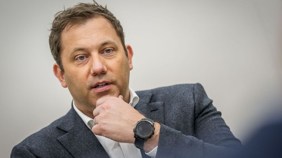 Der Vizekanzler reist als erster Minister der schwarz-roten Bundesregierung nach Peking. (Archivbild) Der Vizekanzler reist als erster Minister der schwarz-roten Bundesregierung nach Peking. (Archivbild)