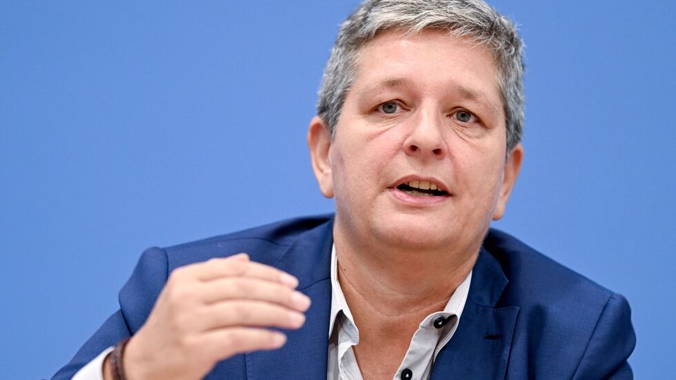 Vereine, Stiftungen oder kleinere Betriebe glaubten oft, sie seien zu unbedeutend, um Opfer von Cyberkriminellen zu werden, sagt BSI-Chefin Claudia Plattner. Das sei aber falsch. Vereine, Stiftungen oder kleinere Betriebe glaubten oft, sie seien zu unbedeutend, um Opfer von Cyberkriminellen zu werden, sagt BSI-Chefin Claudia Plattner. Das sei aber falsch.