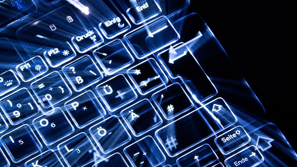 Das BSI geht, was Hacker-Angriffe angeht, generell von einem großen Dunkelfeld aus. (Symbolbild) Das BSI geht, was Hacker-Angriffe angeht, generell von einem großen Dunkelfeld aus. (Symbolbild)