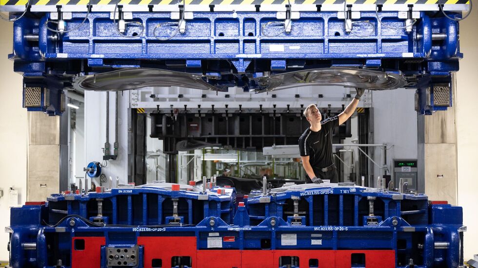 Vor zehn Jahren übernahm Porsche den Standort von Kuka. Vor zehn Jahren übernahm Porsche den Standort von Kuka.