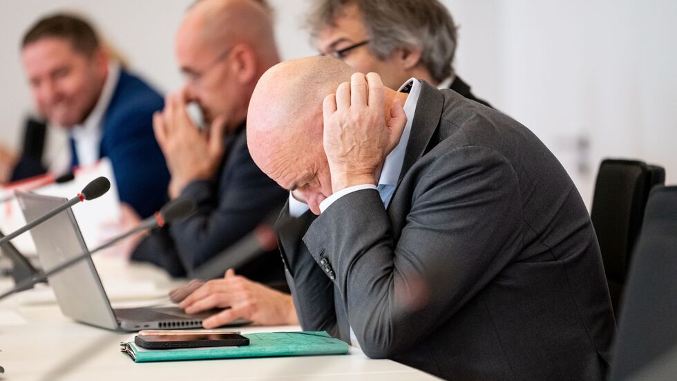 Die BSW-Fraktion in Brandenburg steckt in der Krise. Finanzminister Robert Crumbach (BSW, ganz rechts) spricht von einer «schwierigen Situation». Die BSW-Fraktion in Brandenburg steckt in der Krise. Finanzminister Robert Crumbach (BSW, ganz rechts) spricht von einer «schwierigen Situation».