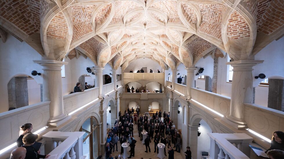 Mit der Rekonstruktion der Schlosskapelle ist ein weiterer Abschnitt bei der Vollendung des Dresdner Residenzschlosses geschafft. Mit der Rekonstruktion der Schlosskapelle ist ein weiterer Abschnitt bei der Vollendung des Dresdner Residenzschlosses geschafft.