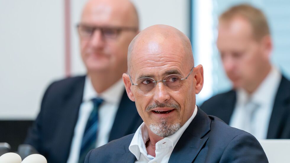 Die SPD/BSW-Koalition - darunter Ministerpräsident Dietmar Woidke (SPD) und BSW-Fraktionschef Niels-Olaf Lüders - berät über zwei umstrittene Medienstaatsverträge (Archivbild).