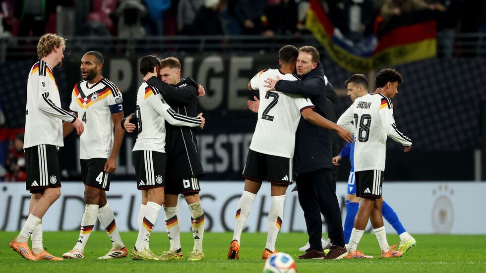 Alle erleichtert: Deutschland feiert das WM-Ticket. Alle erleichtert: Deutschland feiert das WM-Ticket.