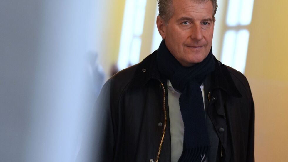 Dem Vater der entführten Kinder, Christina Blocks Ex-Mann Stephan Hensel, wurde nach Angaben eines Zeugens vorgeworfen, eine Gefahr für die Block-Unternehmensgruppe darzustellen. Dem Vater der entführten Kinder, Christina Blocks Ex-Mann Stephan Hensel, wurde nach Angaben eines Zeugens vorgeworfen, eine Gefahr für die Block-Unternehmensgruppe darzustellen.