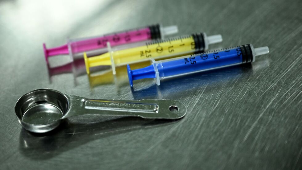 Im Konsumraum gibt es saubere Utensilien, aber auch Trinken, Essen, Duschen und Toiletten. Im Konsumraum gibt es saubere Utensilien, aber auch Trinken, Essen, Duschen und Toiletten.