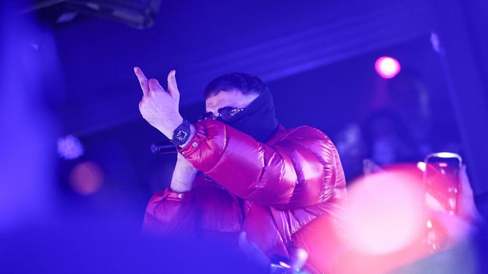 Der Auftritt war nach wenigen Minuten wieder vorbei. Der Auftritt war nach wenigen Minuten wieder vorbei.