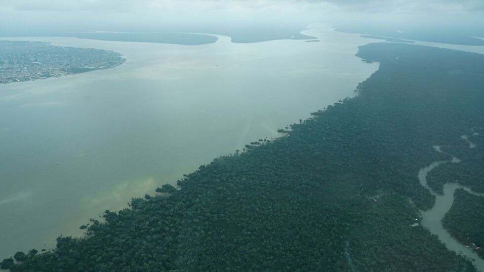 Durch den an die Millionenstadt Belém grenzenden Wald fließt der Fluss Guama. Durch den an die Millionenstadt Belém grenzenden Wald fließt der Fluss Guama.