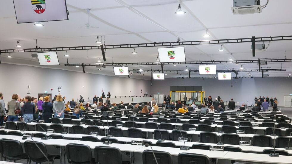 Das temporäre Gerichtsgebäude des Landgerichtes Magdeburg. Das temporäre Gerichtsgebäude des Landgerichtes Magdeburg.