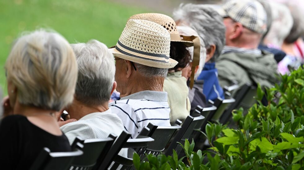 Im Koalitionsvertrag haben CDU, CSU und SPD vereinbart, diese Haltelinie für das Rentenniveau bei 48 Prozent bis 2031 zu verlängern. (Archivbild) Im Koalitionsvertrag haben CDU, CSU und SPD vereinbart, diese Haltelinie für das Rentenniveau bei 48 Prozent bis 2031 zu verlängern. (Archivbild)