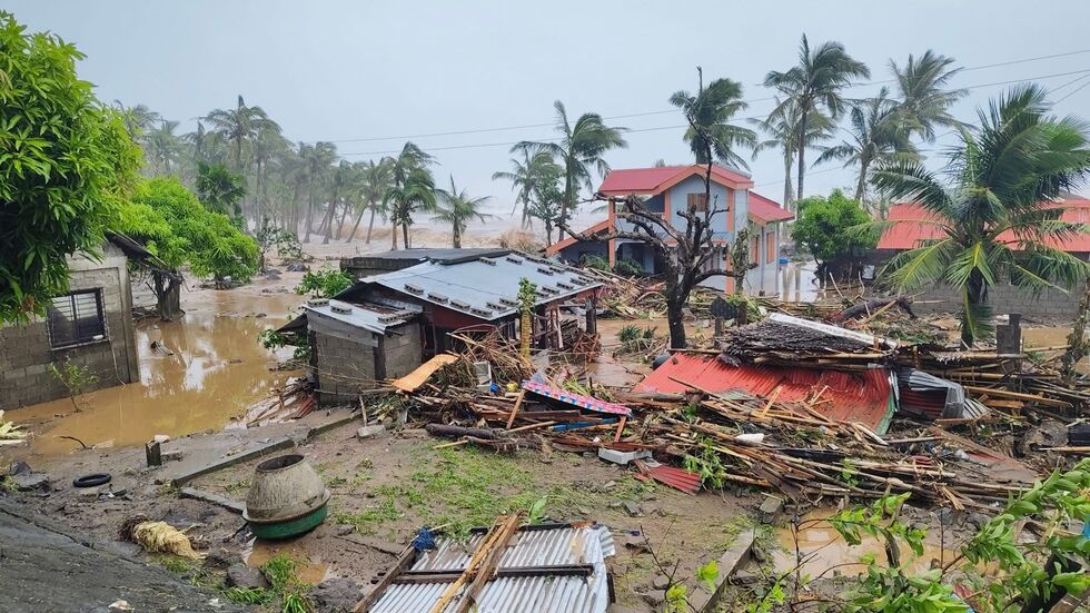 Der Supertaifun «Fung-Wong» hat die Philippinen erreicht. Der Supertaifun «Fung-Wong» hat die Philippinen erreicht.