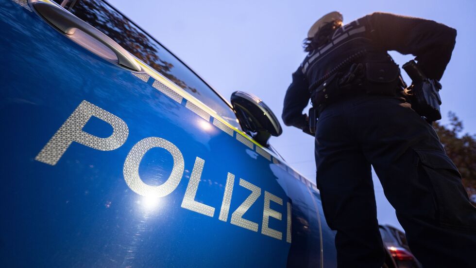 Die Polizei ermittelt wegen Anschlagsdrohungen gegen Berliner Schulen. (Symbolbild) Die Polizei ermittelt wegen Anschlagsdrohungen gegen Berliner Schulen. (Symbolbild)