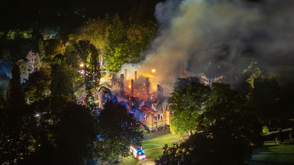 Das ehemalige Jagdschloss der Familie Thurn und Taxis brannte vollständig ab. Die Hintergründe sind noch unklar. (Archivfoto) Das ehemalige Jagdschloss der Familie Thurn und Taxis brannte vollständig ab. Die Hintergründe sind noch unklar. (Archivfoto)
