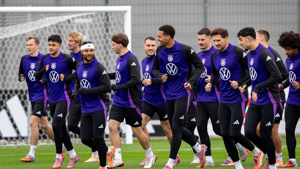 Vor dem Abflug nach Belfast trainiert die DFB-Elf in Herzogenaurach. 