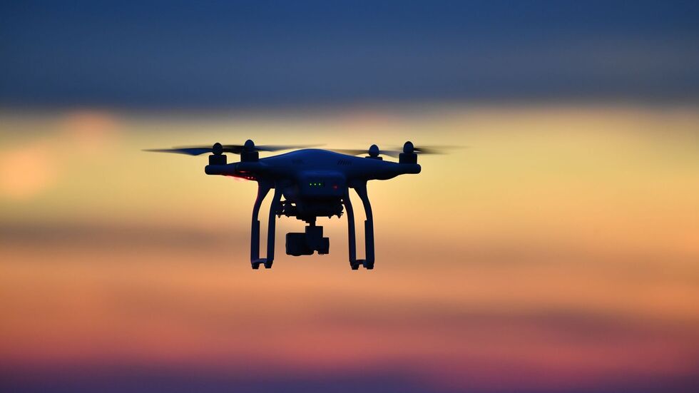 Die Behinderungen deutscher Flughäfen durch Drohnen haben im laufenden Jahr zugenommen. (Symbolfoto) Die Behinderungen deutscher Flughäfen durch Drohnen haben im laufenden Jahr zugenommen. (Symbolfoto)