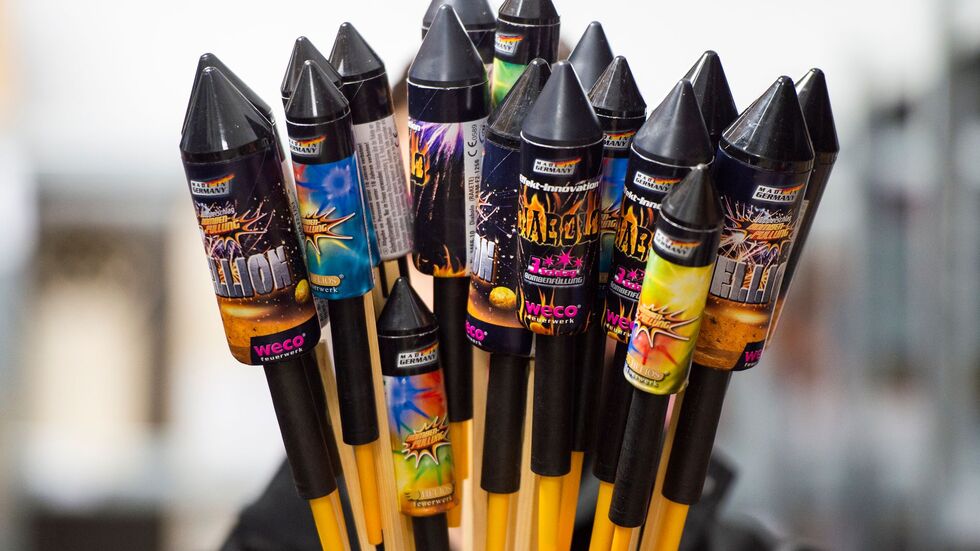 Auf das klassische Silvesterfeuerwerk verzichten die meisten Deutschen laut einer Umfrage. (Symbolbild) Auf das klassische Silvesterfeuerwerk verzichten die meisten Deutschen laut einer Umfrage. (Symbolbild)