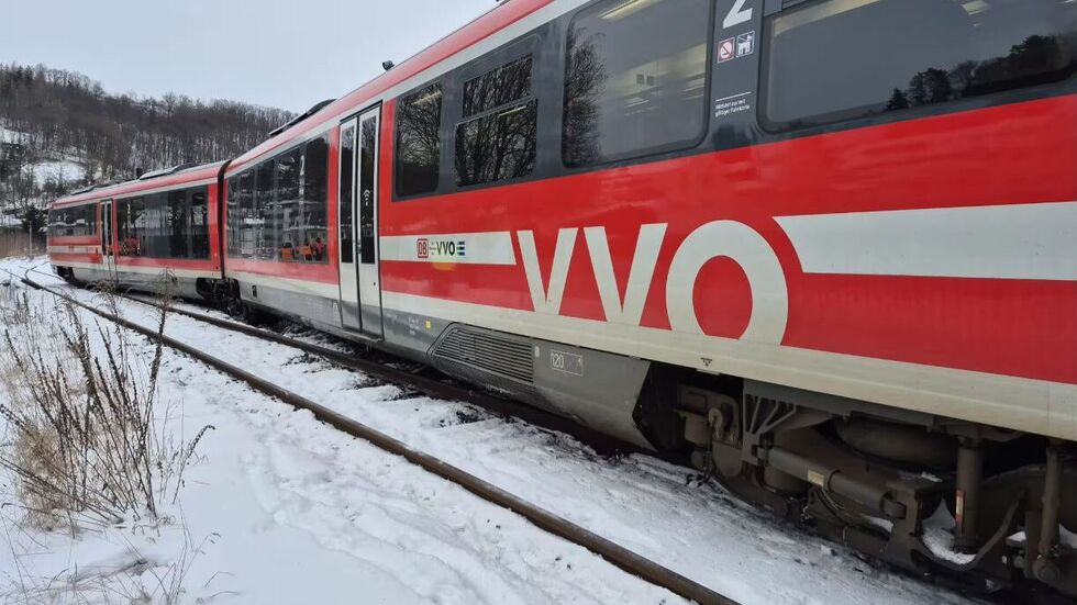 Die entgleiste Müglitztalbahn.