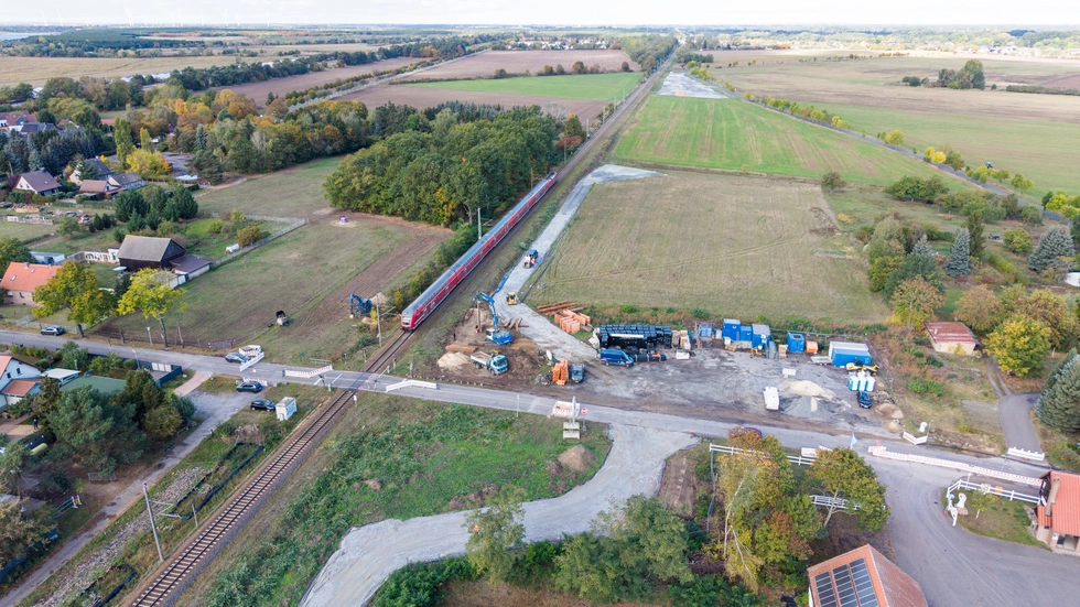 Symbolischer Start für den Ausbau der 29 Kilometer langen Bahnstrecke Cottbus-Lübbenau
