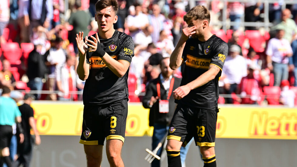 Jonathan Meier und Lars Bünning nach Spielende Jonathan Meier und Lars Bünning nach Spielende