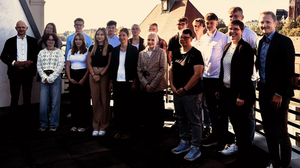 Die Neuen im Landratsamt Görlitz. Links Landrat Stephan Meyer. Die Neuen im Landratsamt Görlitz. Links Landrat Stephan Meyer.