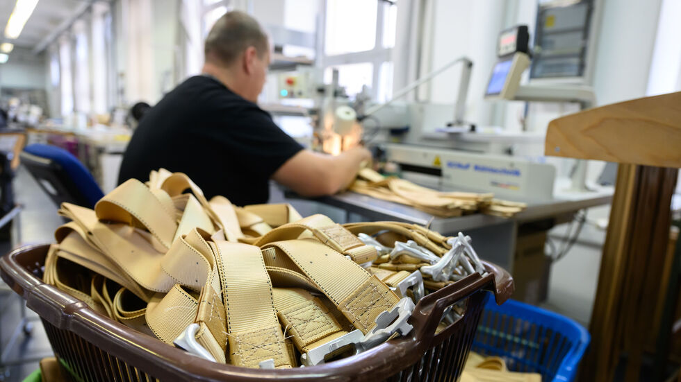 Fallschirmgurte kommen aus der Oberlausitz