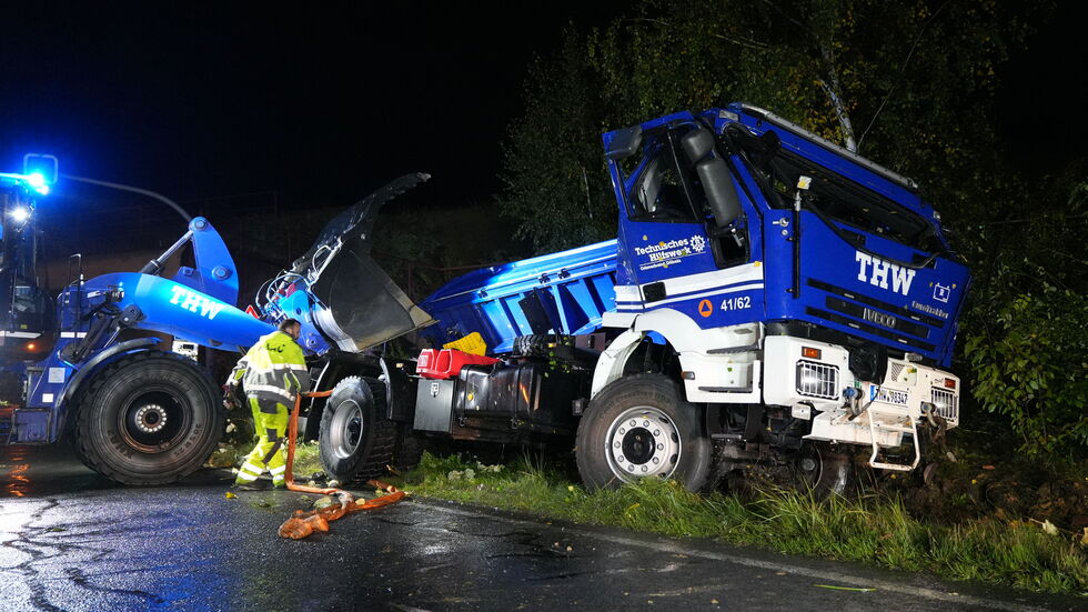 Der Lkw wurde schwer beschädigt.