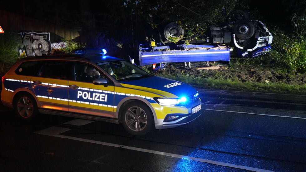 Ein Streifenwagen an der Unfallstelle.