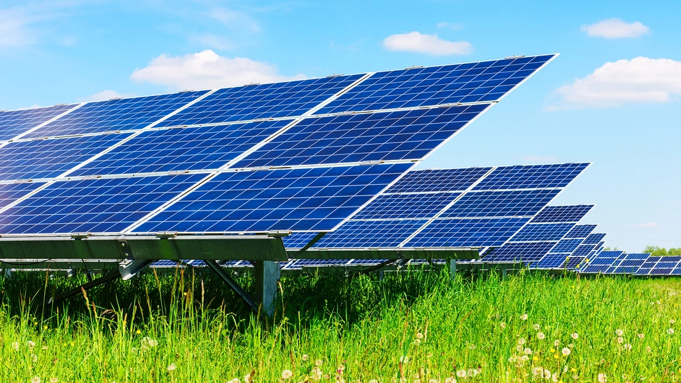 Die Leag plant einen Solarpark auf dem ehemaligen Gelände des Braunkohlekraftwerks Hirschfelde. (Symbolbild)