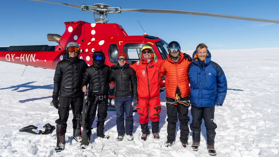 Das Forscherteam ist in der Eislandschaft Grönlands gelandet - die Expedition kann starten. Das Forscherteam ist in der Eislandschaft Grönlands gelandet - die Expedition kann starten.
