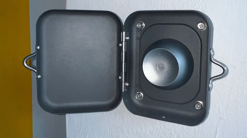 So sieht der Magnet aus, der die Handy-Hüllen täglich öffnet und schließt So sieht der Magnet aus, der die Handy-Hüllen täglich öffnet und schließt