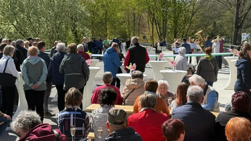 Viele Großpostwitzer kamen zur feierliche Freigabe der Spreebrücke