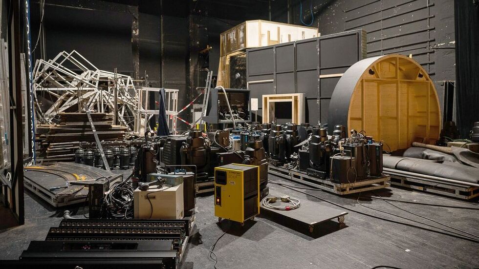 Durch einen technischen Defekt strömten im November 2022 Tausende Liter in den Bühnenbereich des Görlitzer Theaters. Durch einen technischen Defekt strömten im November 2022 Tausende Liter in den Bühnenbereich des Görlitzer Theaters.