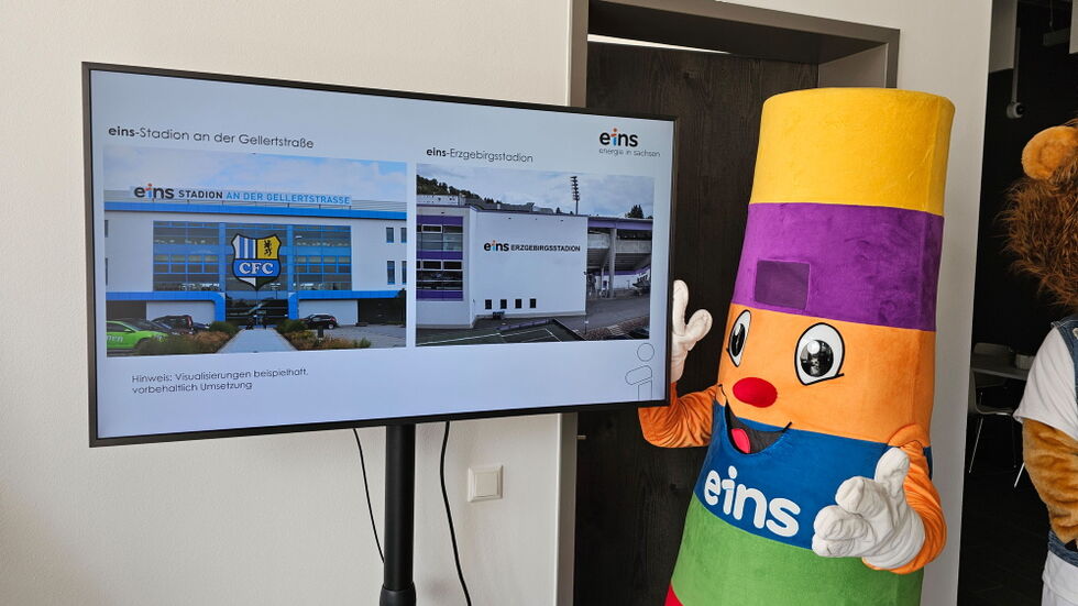 Die Stadien des CFC und des FCE heißen jetzt „eins Stadion an der Gellertstraße“ und „eins Erzgebirgsstadion“. Der Umbau soll in den nächsten 14 Tagen fertig sein. Die Stadien des CFC und des FCE heißen jetzt „eins Stadion an der Gellertstraße“ und „eins Erzgebirgsstadion“. Der Umbau soll in den nächsten 14 Tagen fertig sein.