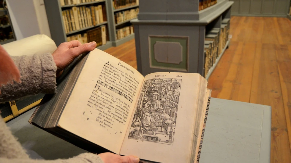 Diese in Görlitz aufbewahrte Bibel ist eine bedeutende Schrift für viele Menschen in Weißrussland. Diese in Görlitz aufbewahrte Bibel ist eine bedeutende Schrift für viele Menschen in Weißrussland.
