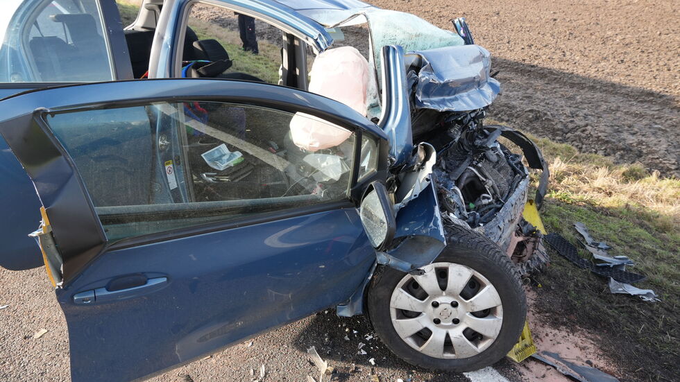 Das Auto ist schrottreif.