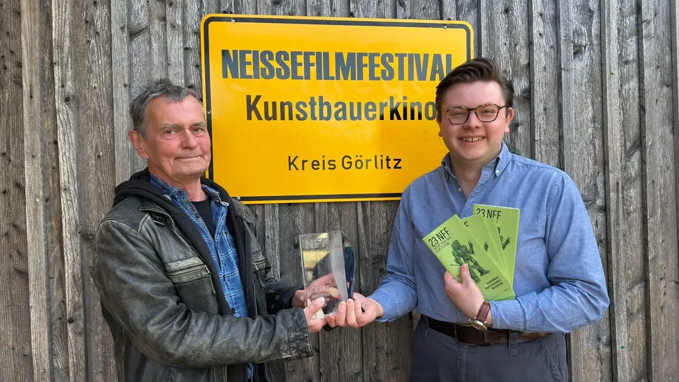 Andreas Friedrich vom Kunstbauerkino Großhennerdorf und Festivalleiter Clemens Meyer 
