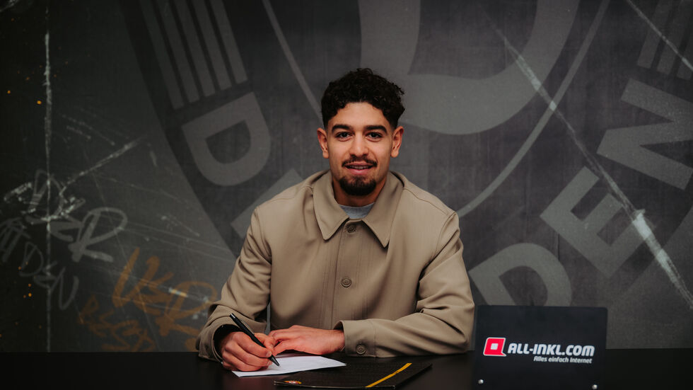 Ben Bobzien bei der Vertragsunterschrift am Freitag