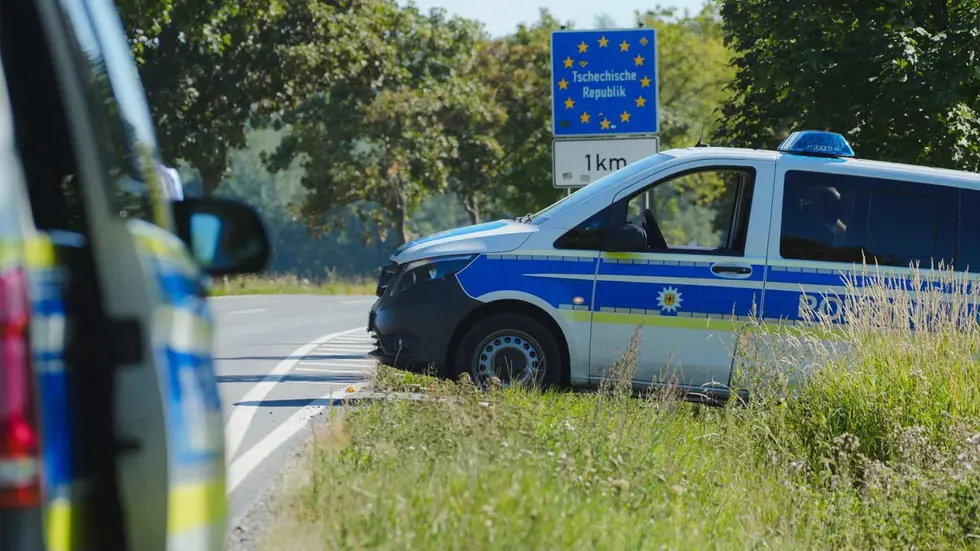 Die Bundespolizei erwischte eine Italienerin mit falschen Dokumenten. (Symbolbild) Die Bundespolizei erwischte eine Italienerin mit falschen Dokumenten. (Symbolbild)