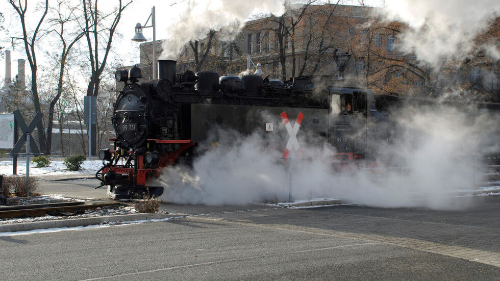 In die Nebensaison, aber nicht mit Dampf, sondern nur mit der Diesellok. In die Nebensaison, aber nicht mit Dampf, sondern nur mit der Diesellok.